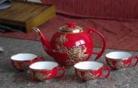 瓷都匠心，國(guó)禮華章 探秘中國(guó)紅瓷與鑲金皓月茶具的藝術(shù)魅力